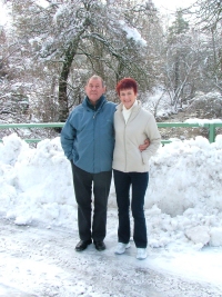 Chris and Helen in the snow