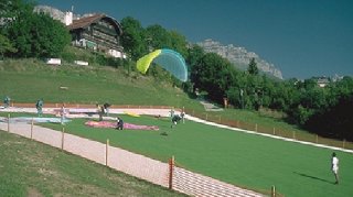 Paraglider launching